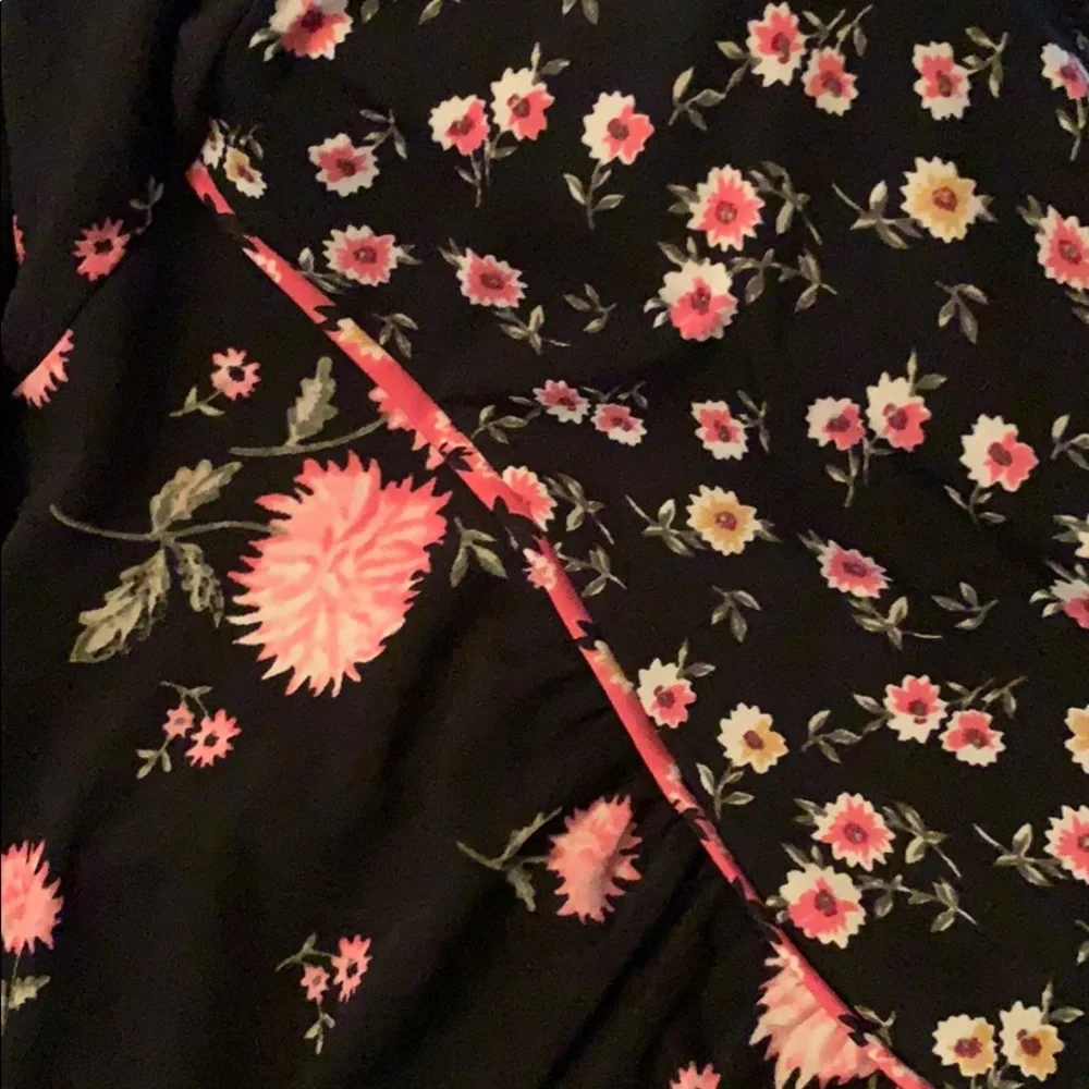 Style & Co. Black Tunic with Pink Floral Design - Picture 5 of 6